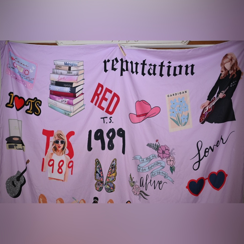 Taylor Swift Eras Tour Inspired Purple Queen Duvet Cover
NWOT - Picture 2 of 5
